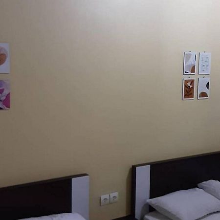 Guest House Syariah Lp3B Brebes Redpartner Buitenkant foto