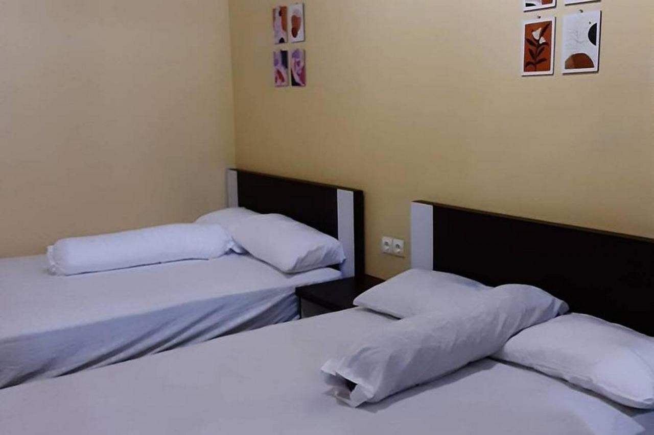 Guest House Syariah Lp3B Brebes Redpartner Buitenkant foto